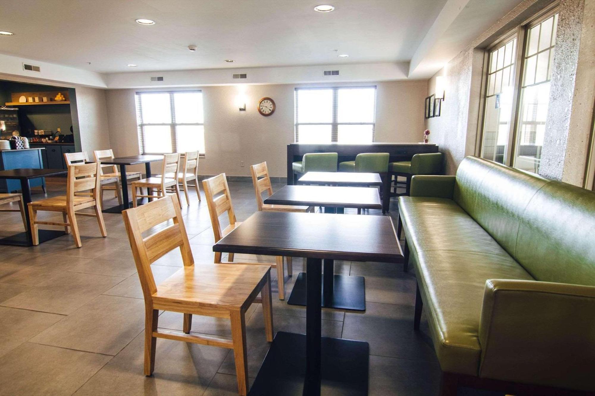 Country Inn & Suites By Radisson, Stockton, Il Luaran gambar